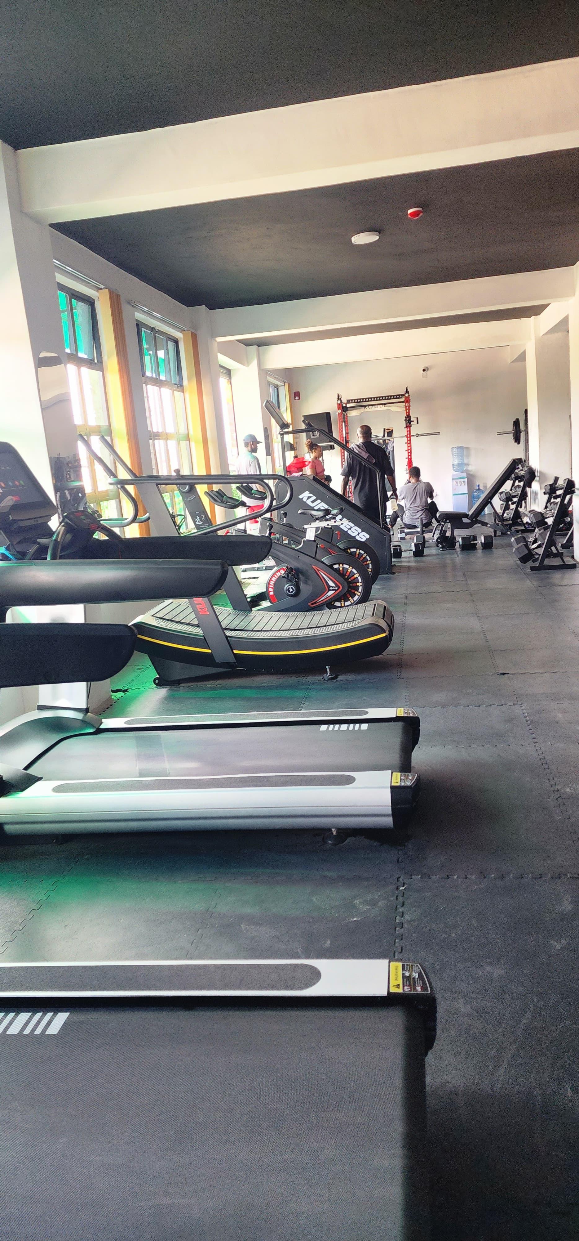 Commercial Elliptical Trainer